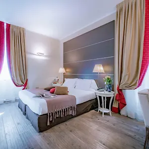 Townhouse 33 Отель