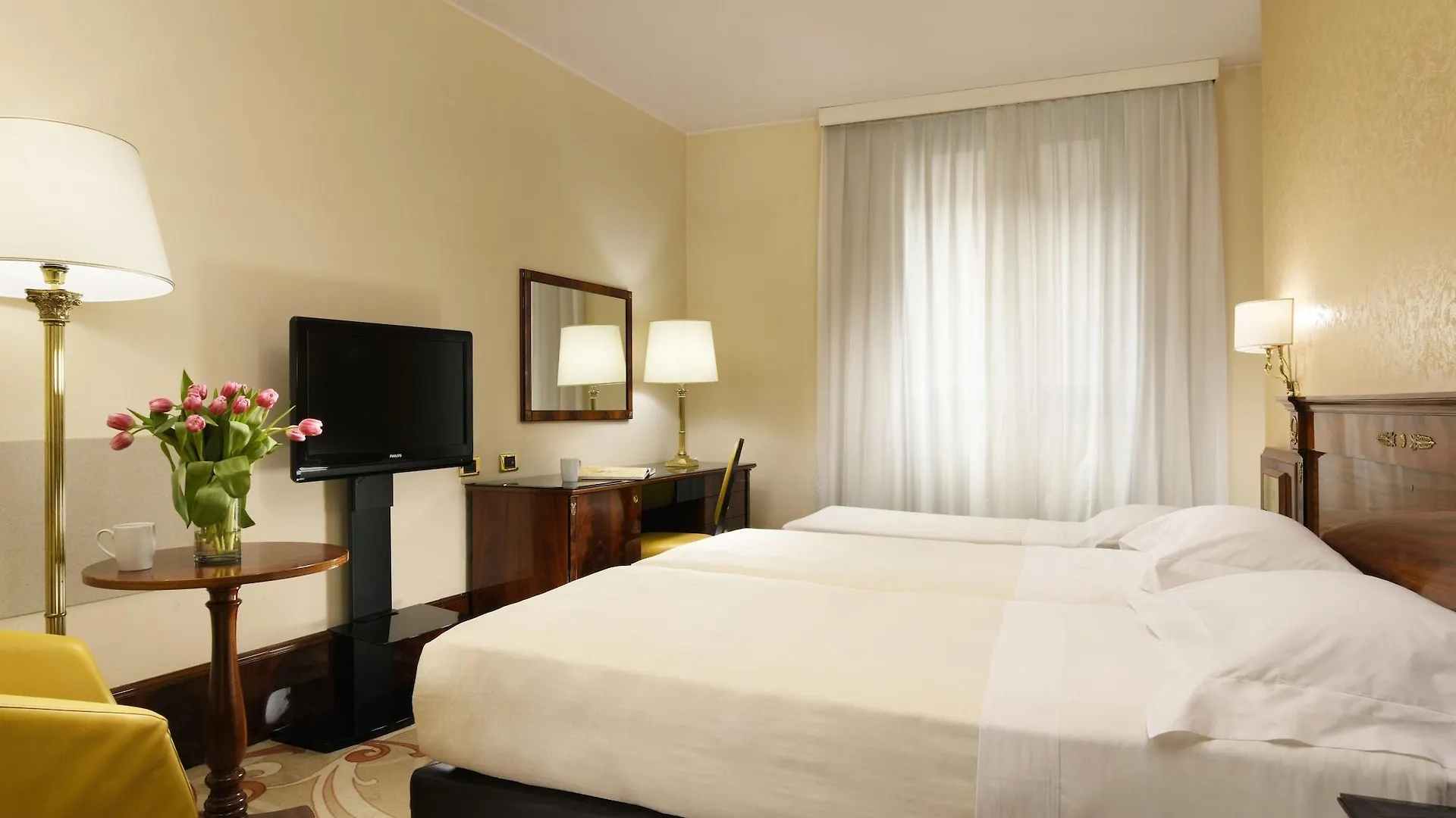 Una Hotels Scandinavia Milano 4*, Milan Italy