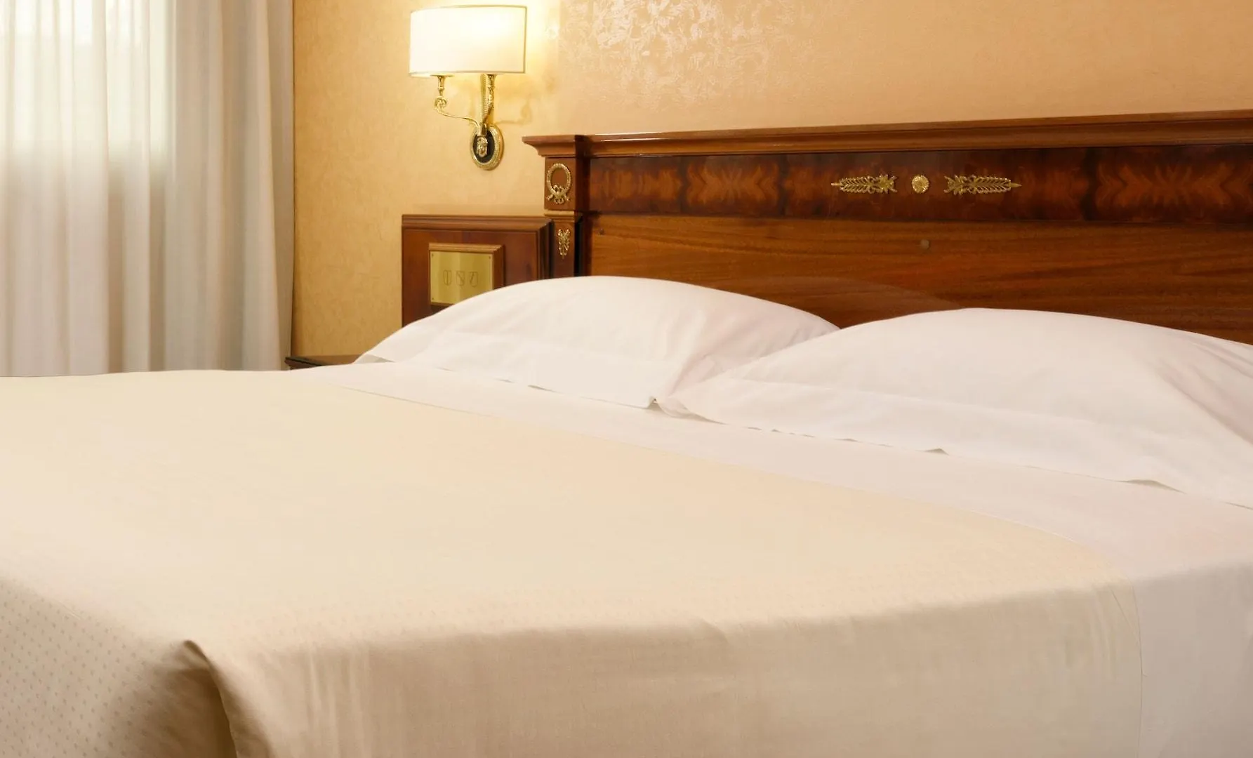 Una Hotels Scandinavia Milano 4*, Milan Italy