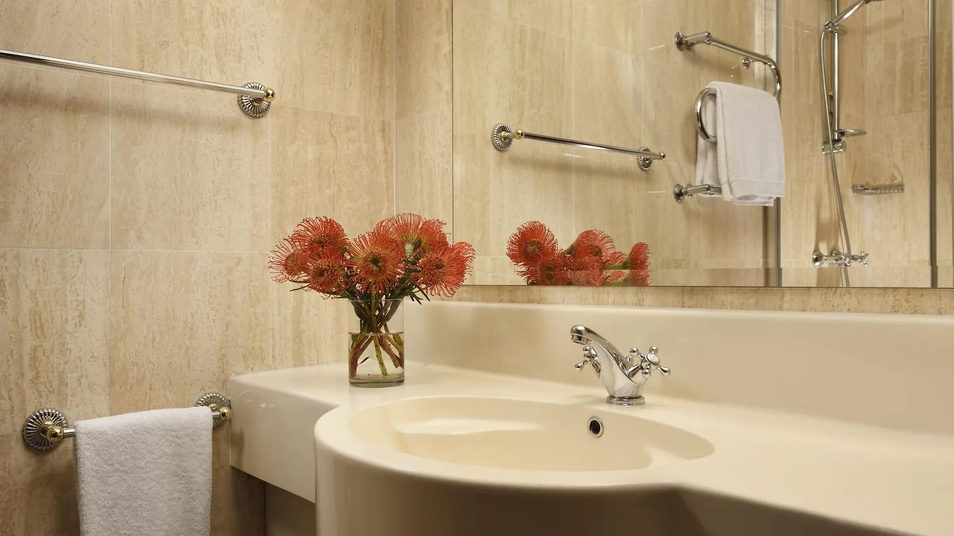 ****  Una Hotels Scandinavia Milano Italy