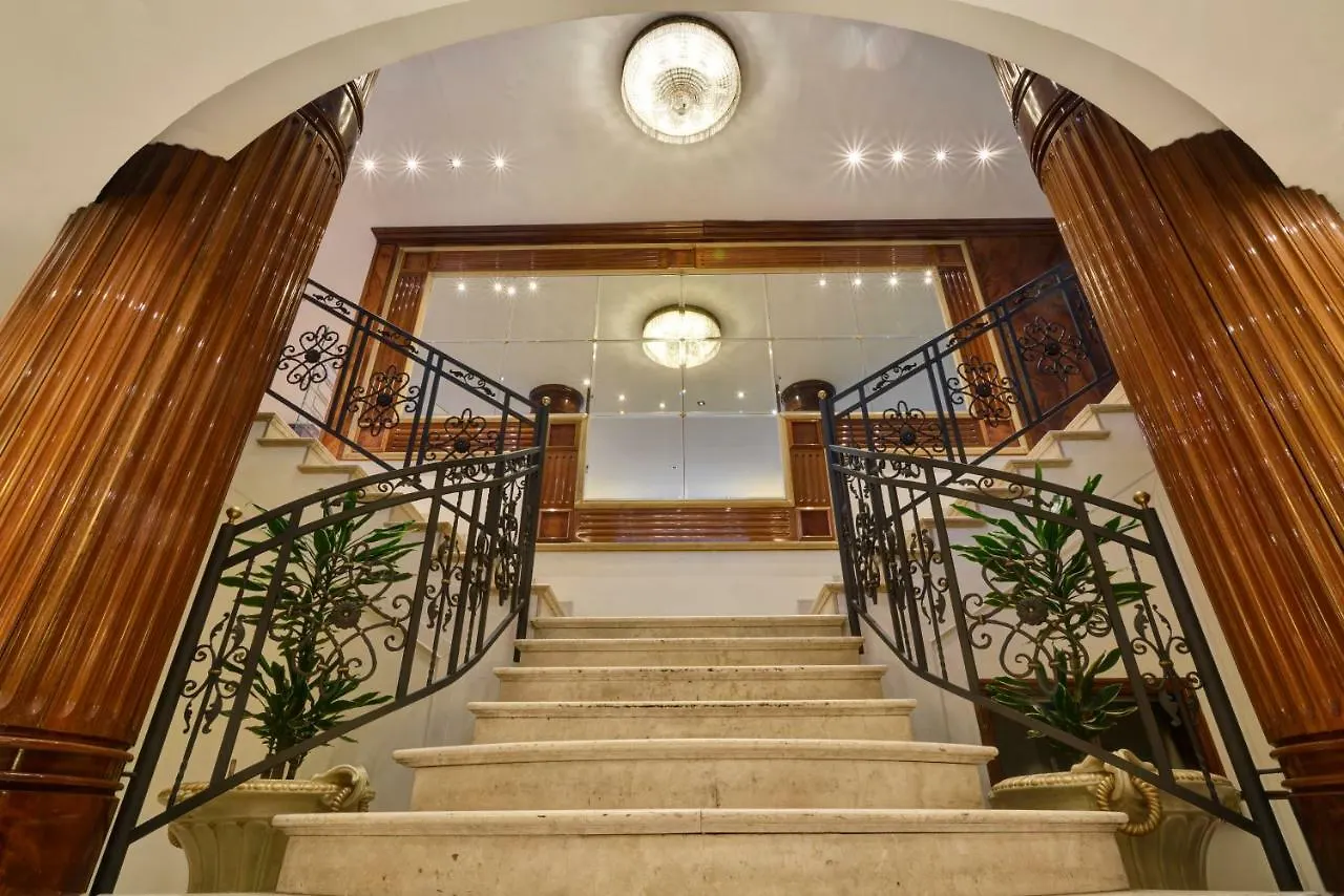 ****  Una Hotels Scandinavia Milano Italy