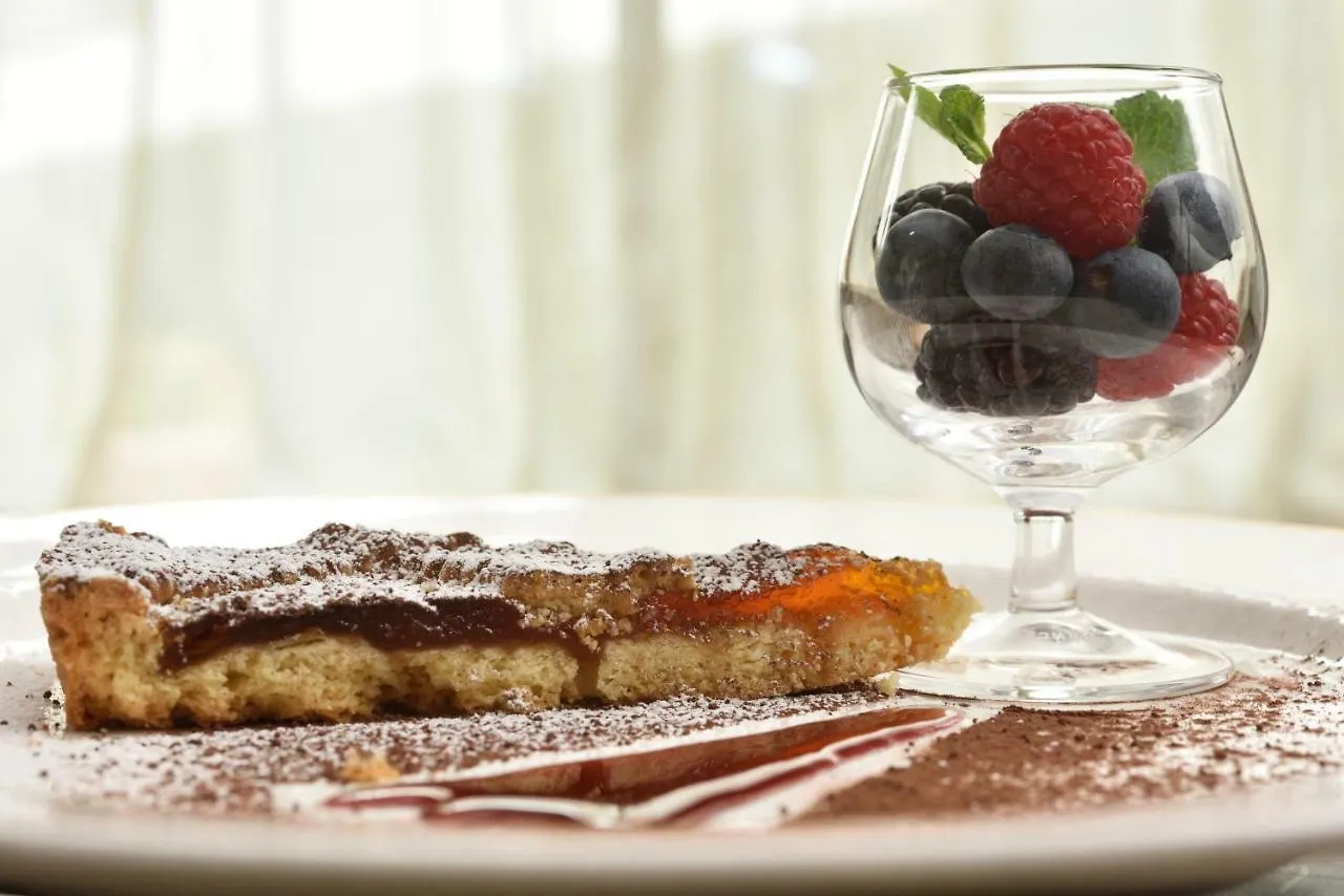 Una Hotels Scandinavia Milano 4*, Milan